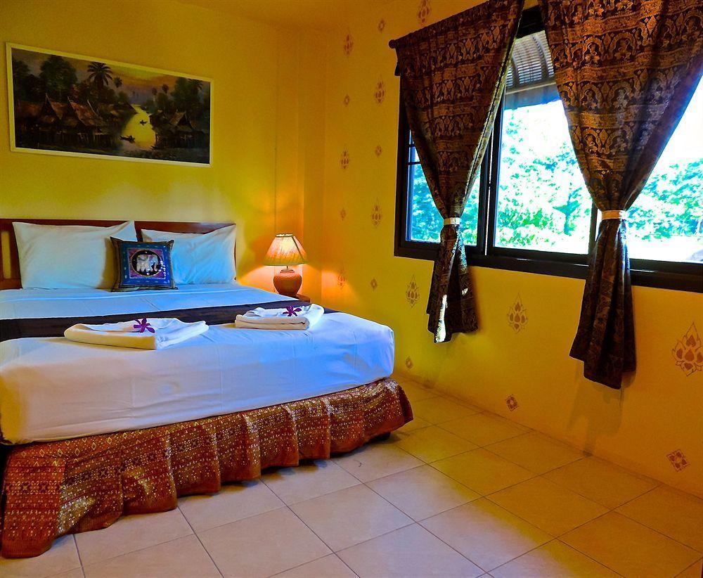 Klong Muang Sunset House Bed & Breakfast Exterior photo